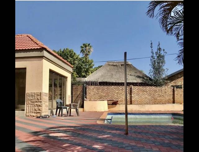 10 BEDROOM PROPERTY TO RENT IN AMANDASIG